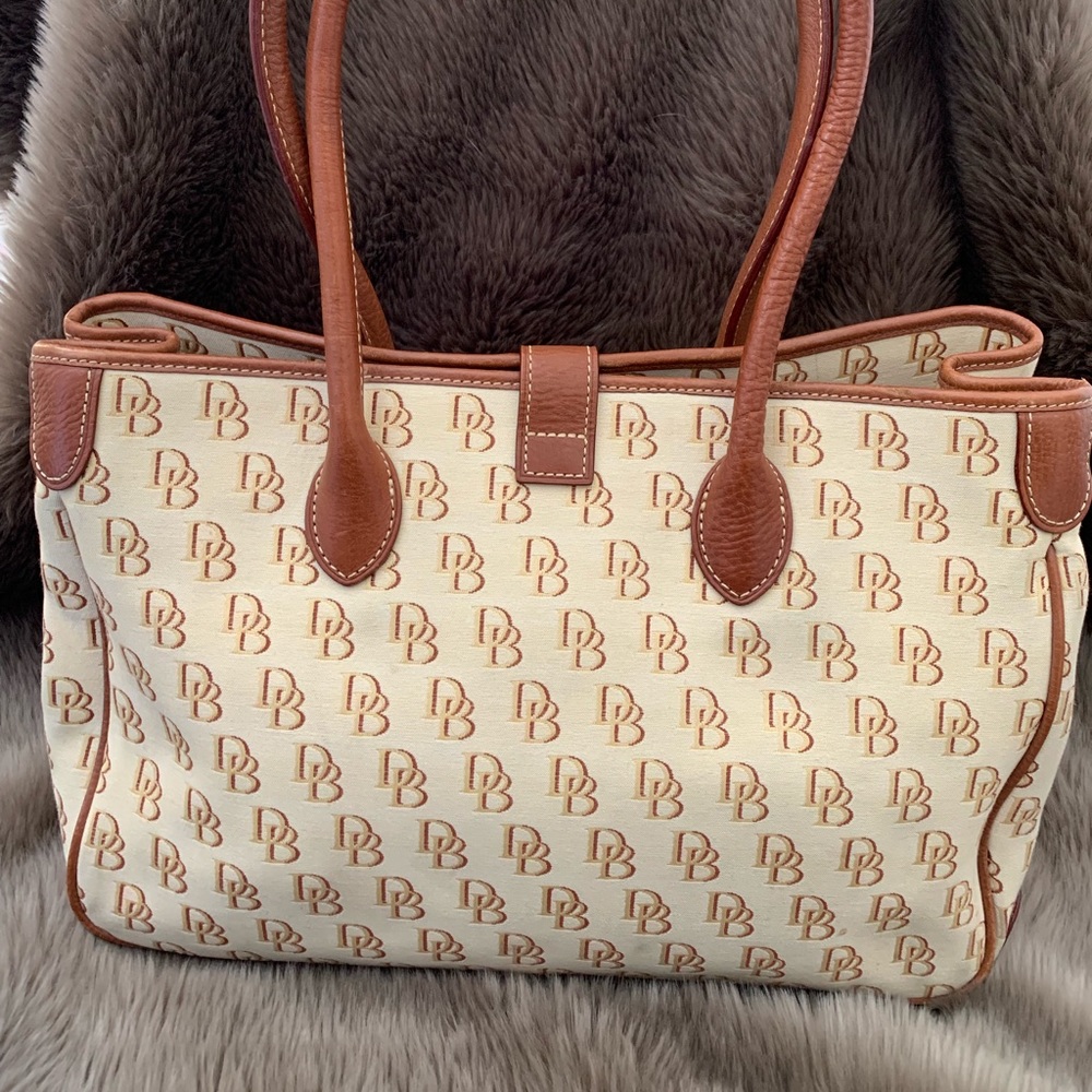 Dooney & Bourke Handbag